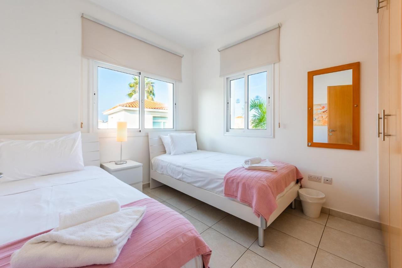 Villa Palm Breeze By Ezoria Villas Protaras Zewnętrze zdjęcie